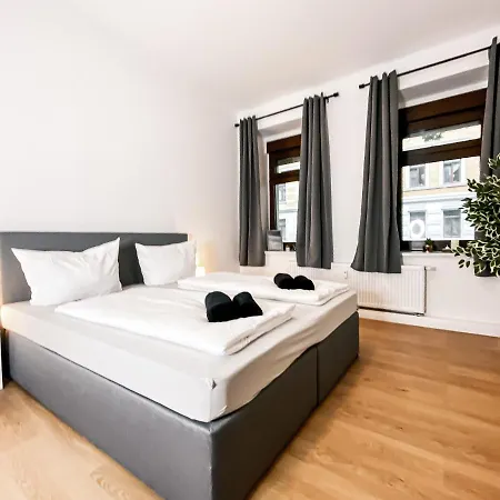 Διαμέρισμα Moderne 3 Schlafzimmer Mit Modernem Bad, Kueche, Waschmaschine Und Trockner *