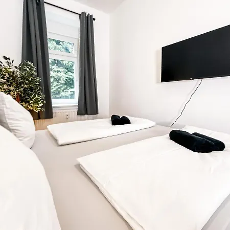 Moderne 3 Schlafzimmer Mit Modernem Bad, Kueche, Waschmaschine Und Trockner Leipzig