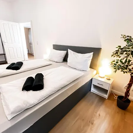 Moderne 3 Schlafzimmer Mit Modernem Bad, Kueche, Waschmaschine Und Trockner Apartamento *