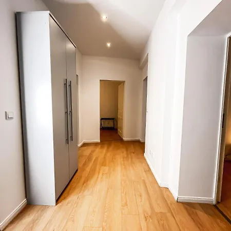 Moderne 3 Schlafzimmer Mit Modernem Bad, Kueche, Waschmaschine Und Trockner * Leipzig