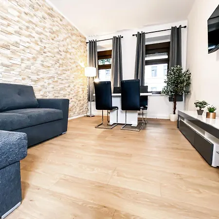 Moderne 3 Schlafzimmer Mit Modernem Bad, Kueche, Waschmaschine Und Trockner Apartamento *