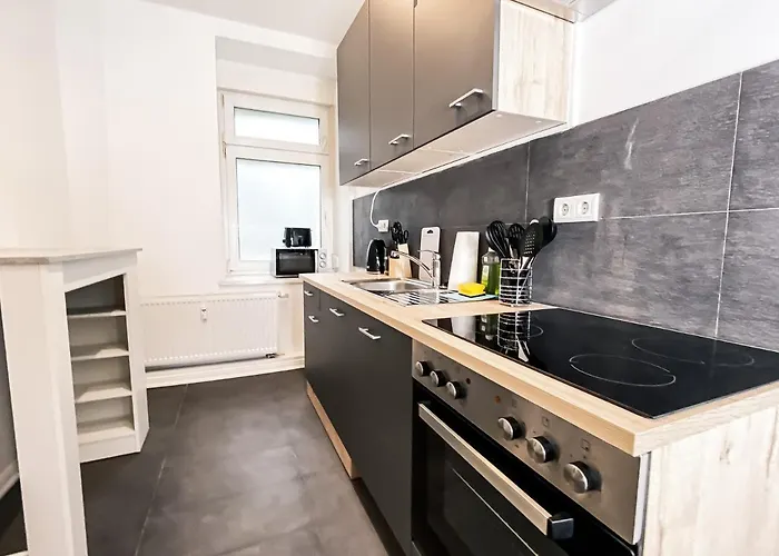 Moderne 3 Schlafzimmer Mit Modernem Bad, Kueche, Waschmaschine Und Trockner * Лейпциг