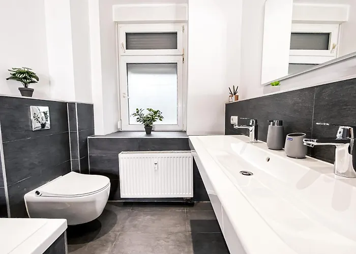 Moderne 3 Schlafzimmer Mit Modernem Bad, Kueche, Waschmaschine Und Trockner * Лейпциг