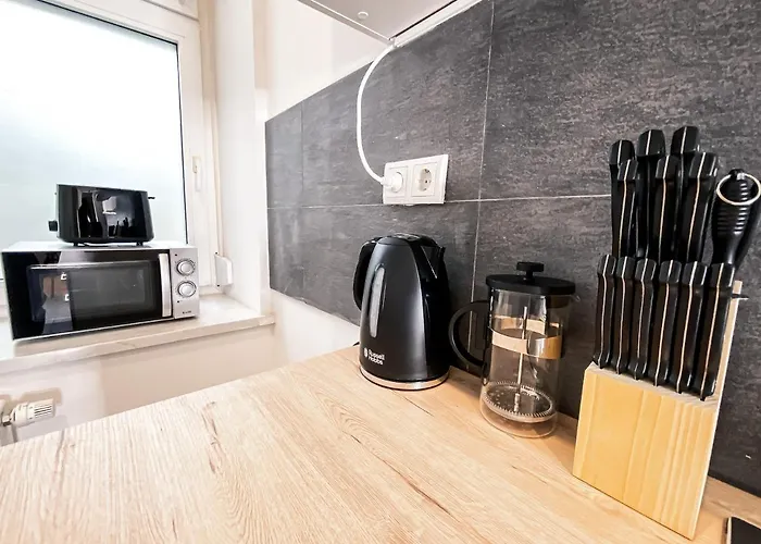 Moderne 3 Schlafzimmer Mit Modernem Bad, Küche, Waschmaschine Und Trockner Apartamento